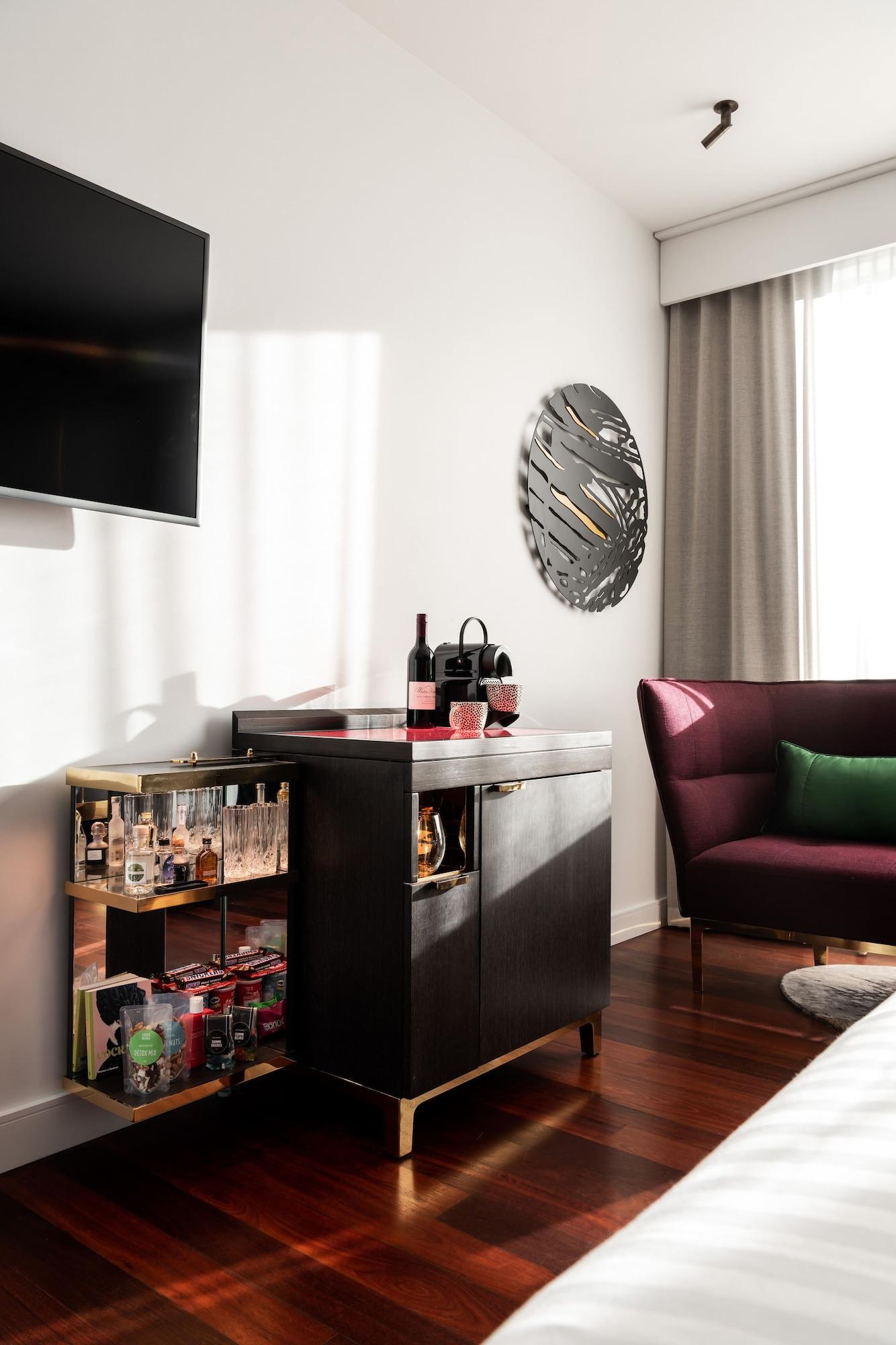 Qt Perth Hotell Eksteriør bilde A Nespresso machine in a hotel room