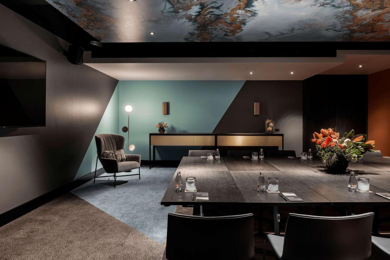 Qt Perth Hotell Eksteriør bilde The meeting room