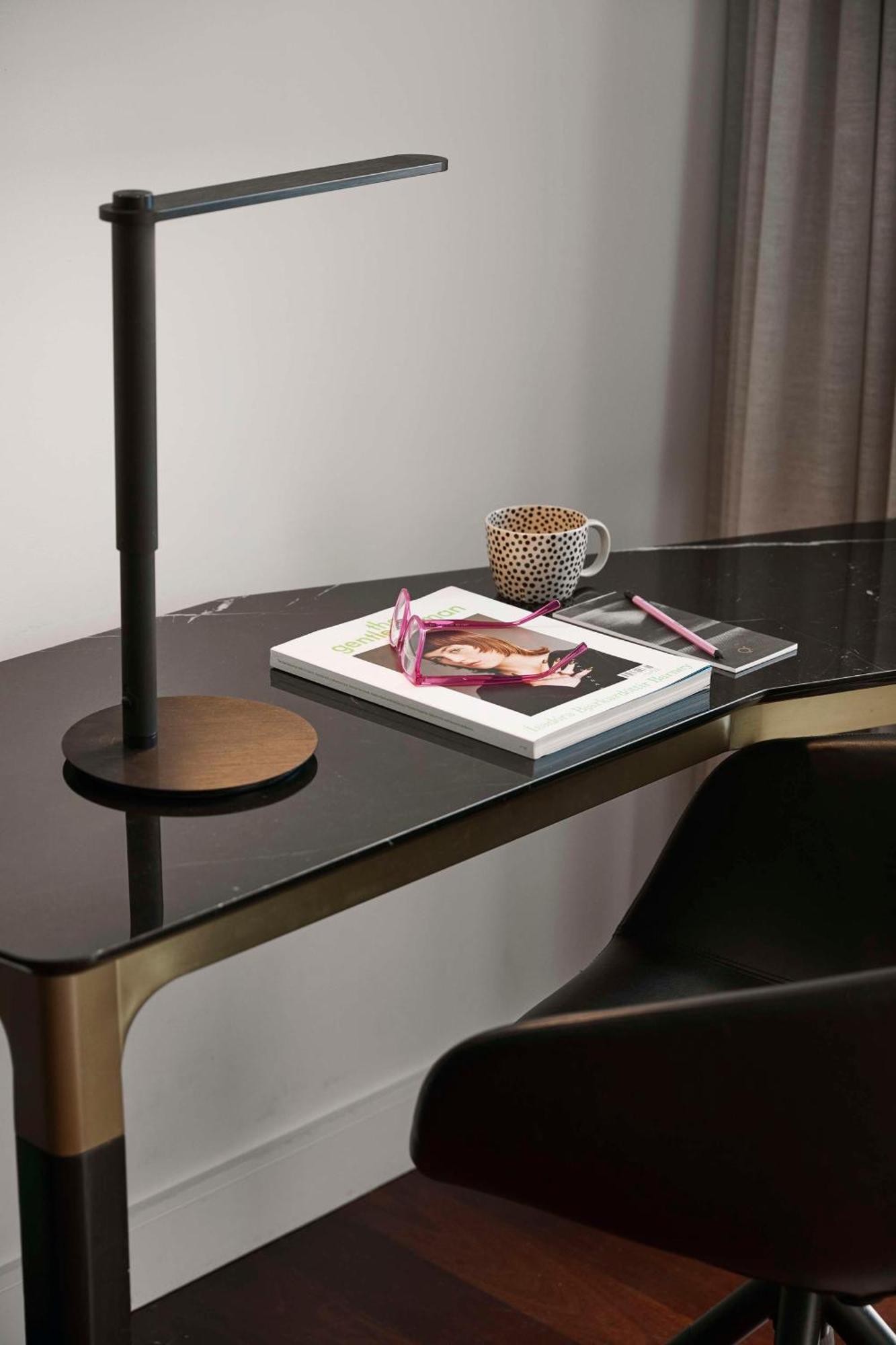 Qt Perth Hotell Eksteriør bilde A table with a glass top